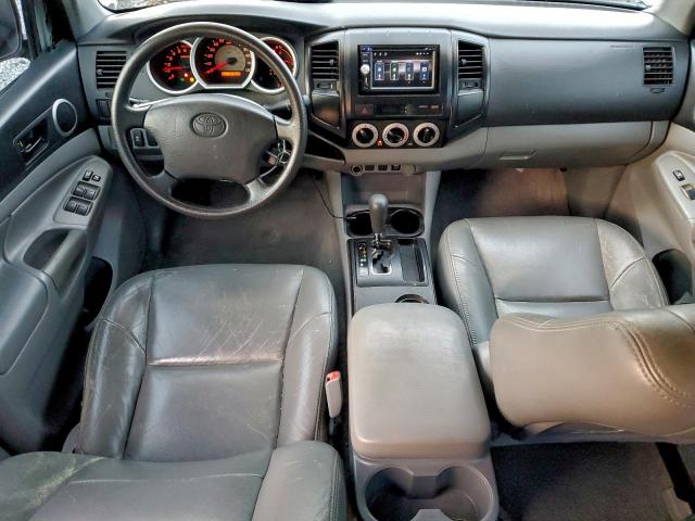 Toyota Tacoma Double Cab Prerunner Image 4