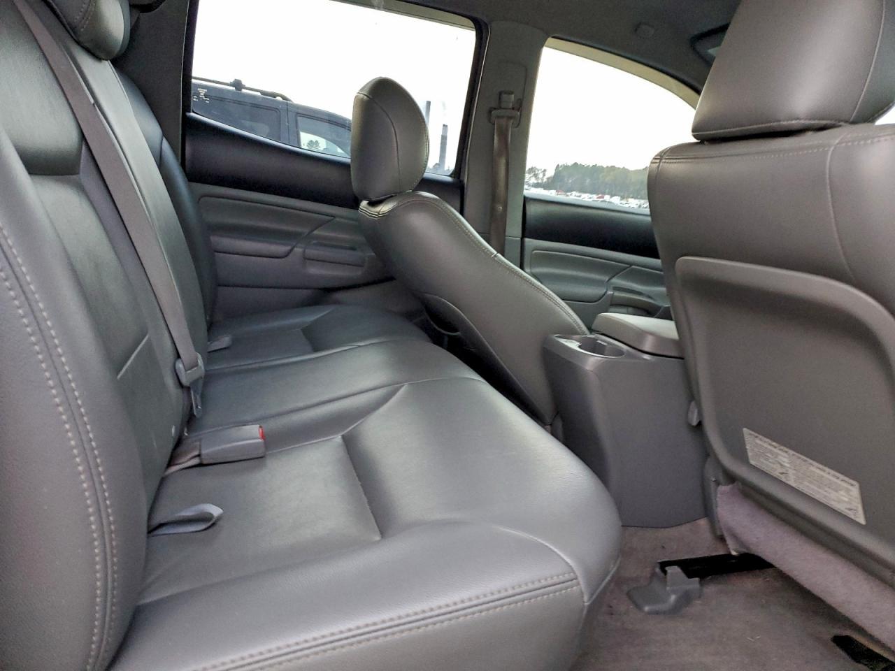 Toyota Tacoma Double Cab Prerunner Image 10