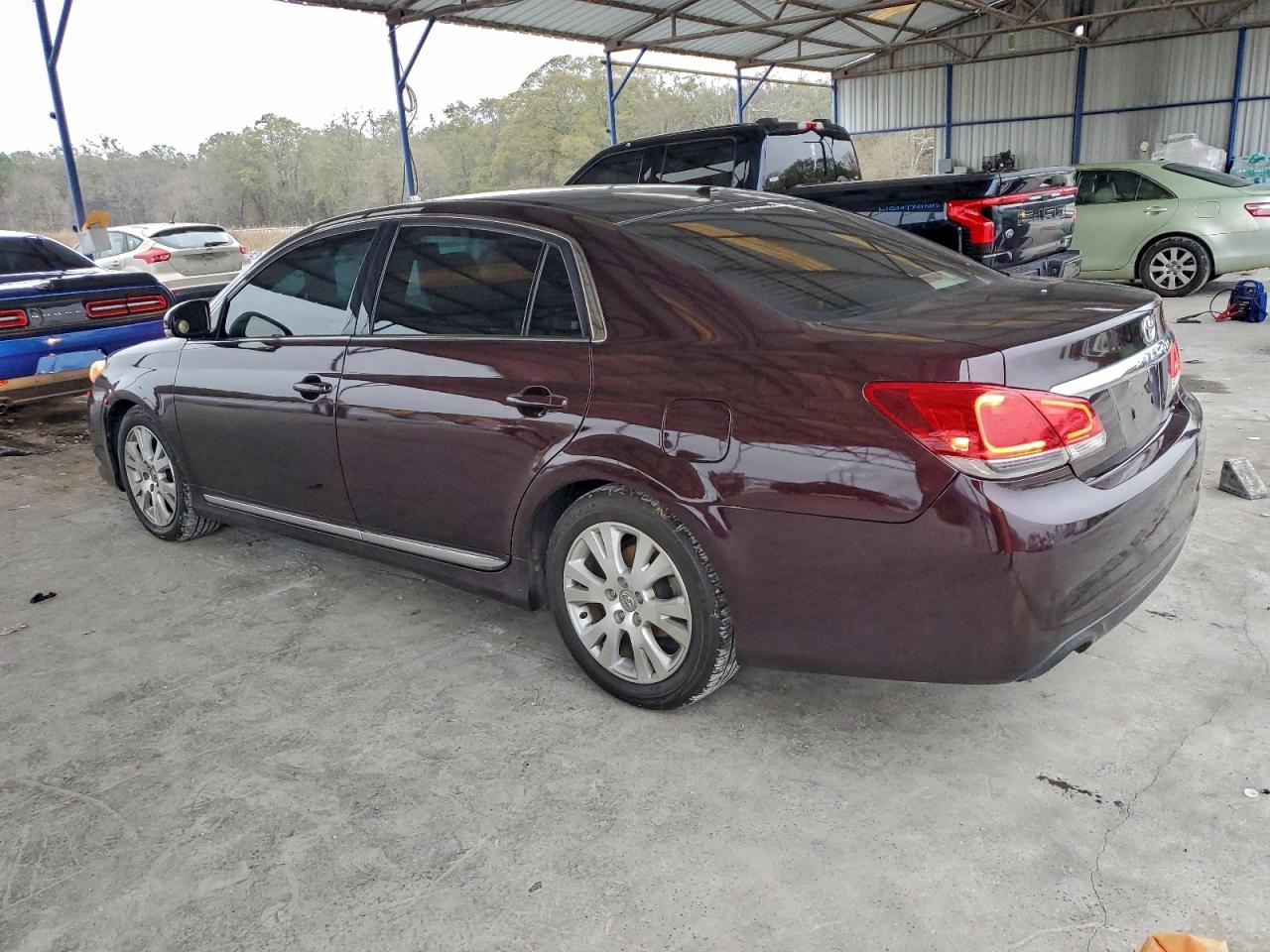 Toyota Avalon Base Image 7