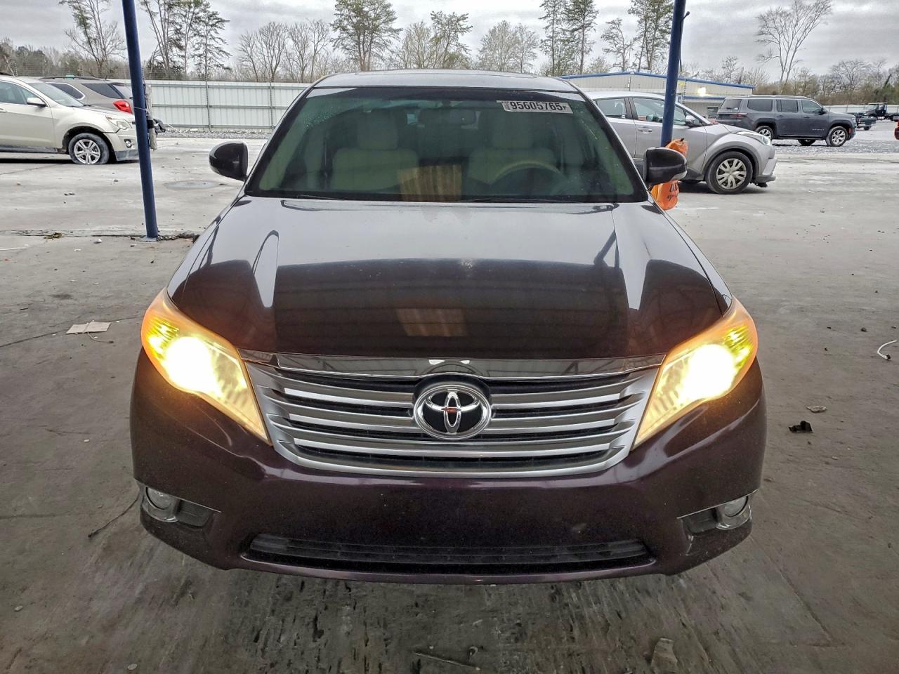 Toyota Avalon Base Image 5