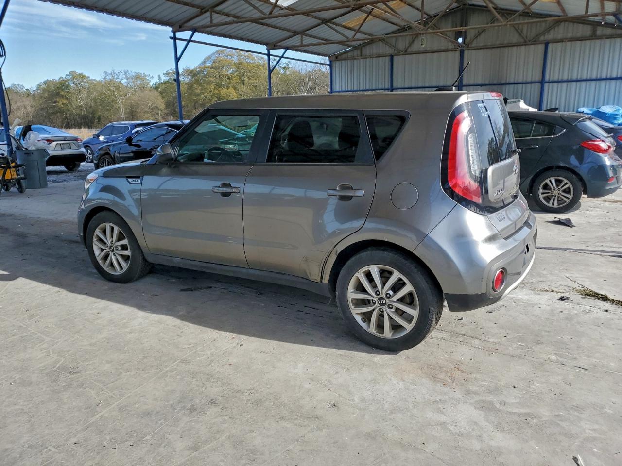 Kia Soul + Image 8