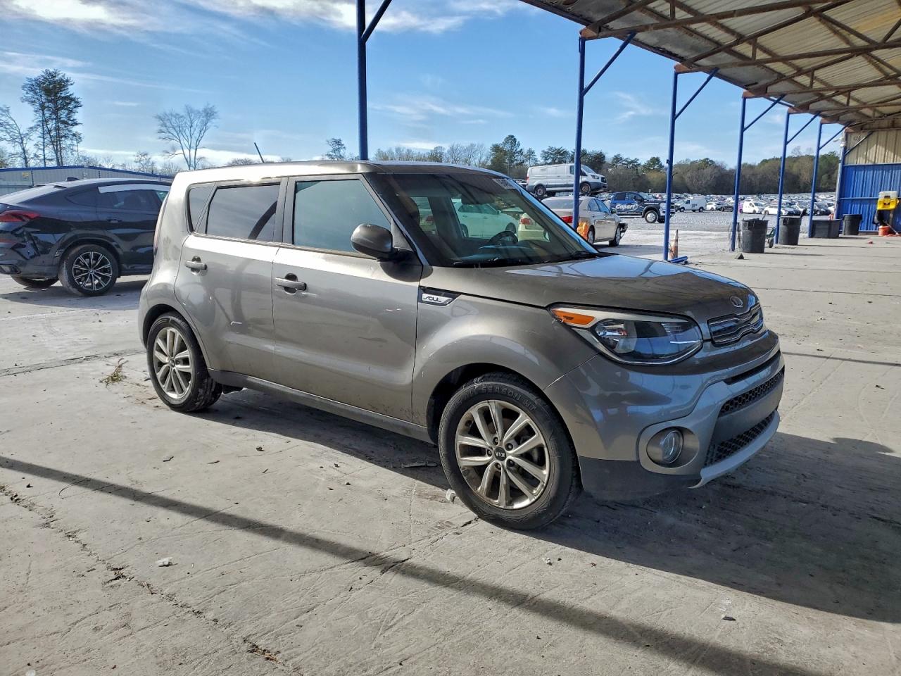 Kia Soul + Image 11