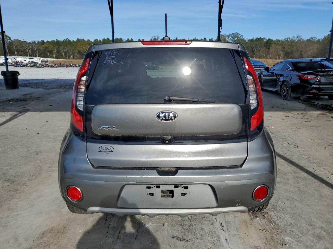 Kia Soul + Image 10