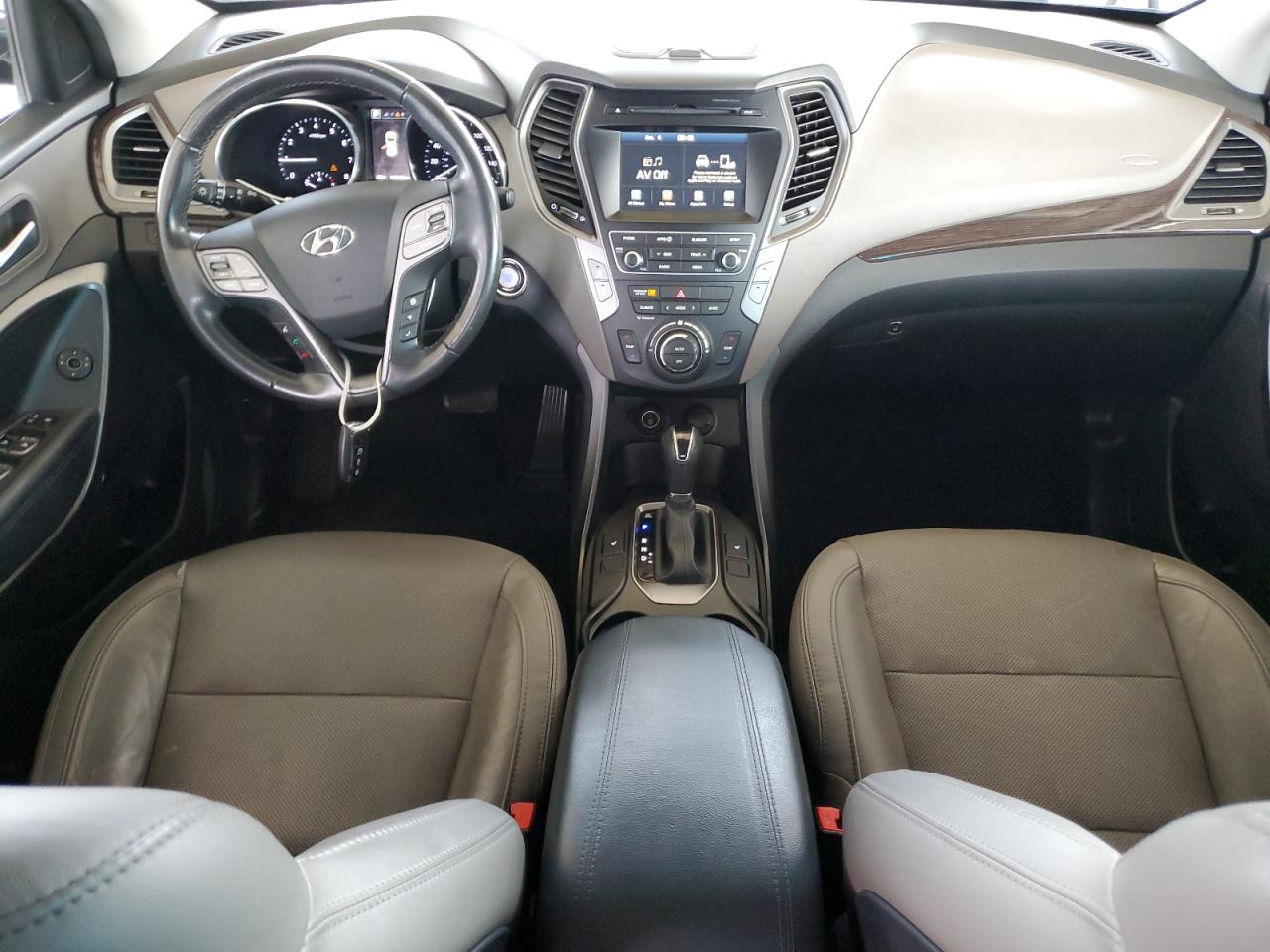 Hyundai SANTA FE Image 2