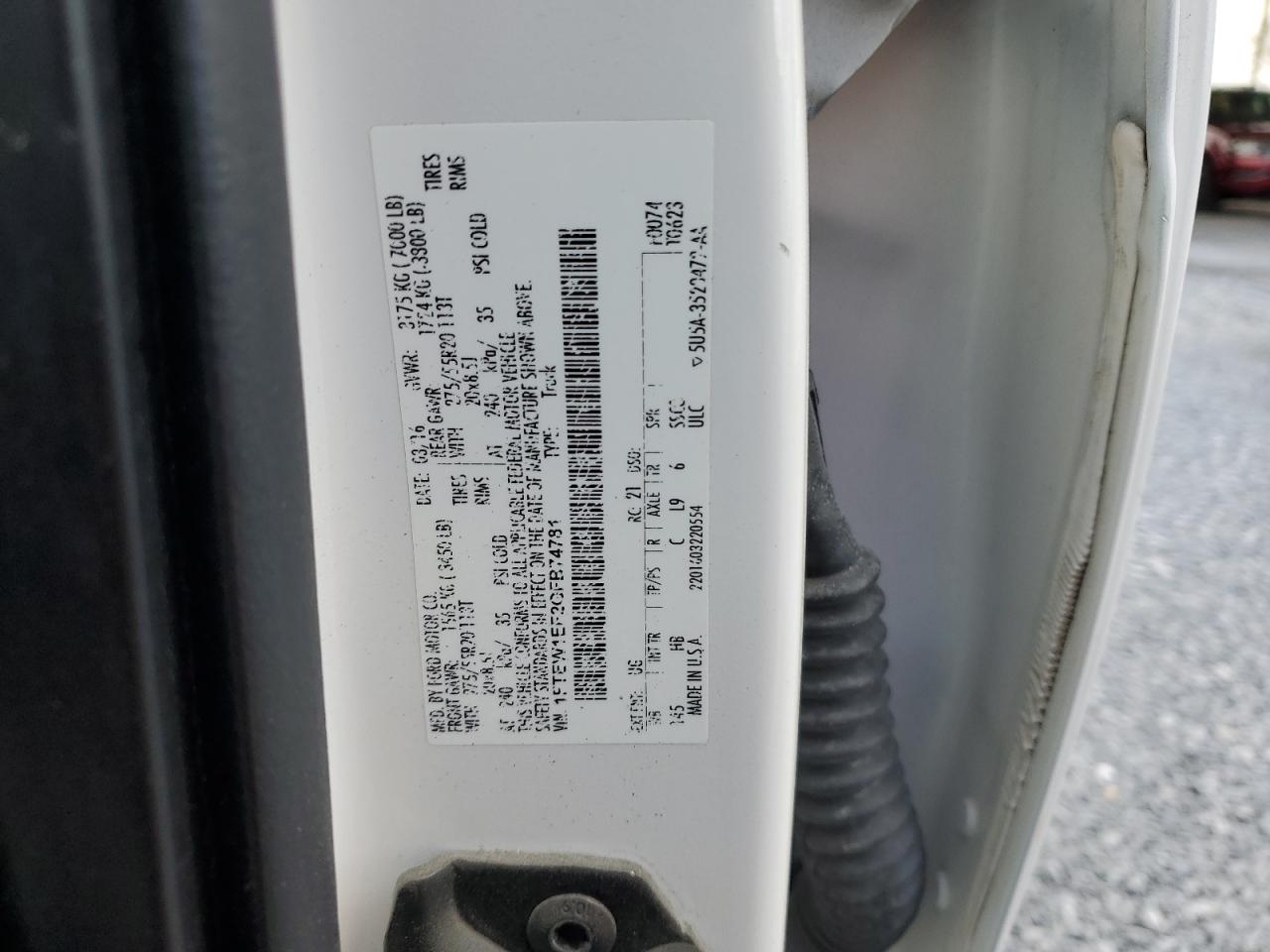 Ford F-150 Supercrew Image 9