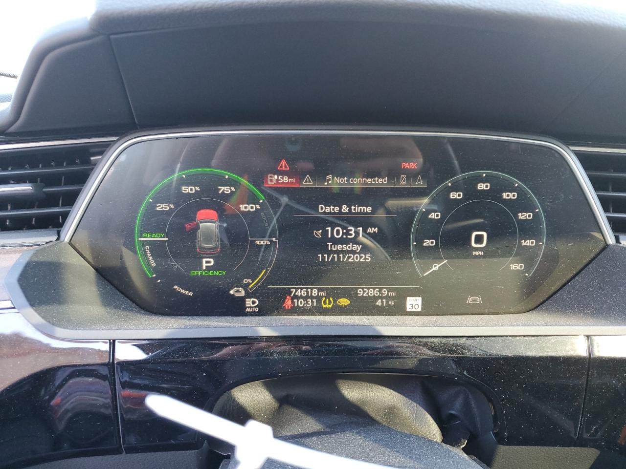 Audi e-tron Prestige Image 11