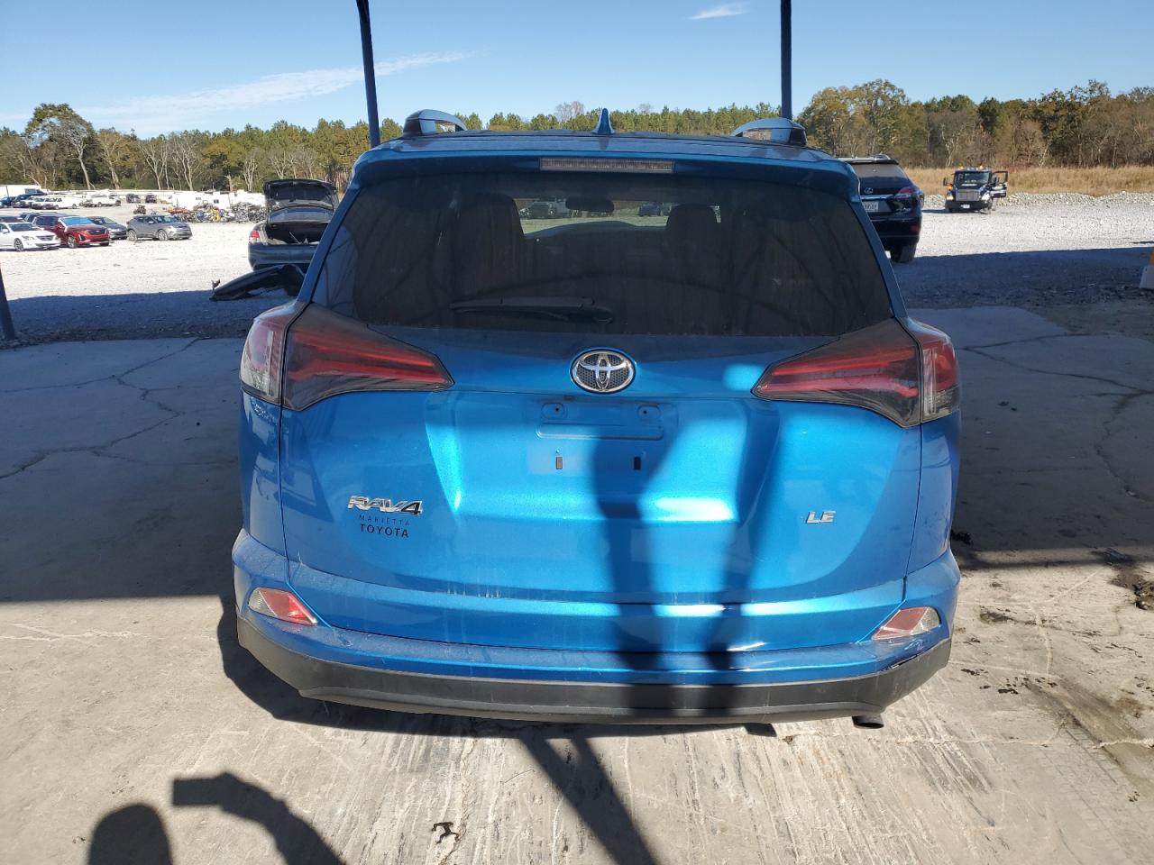 Toyota RAV4 Le Image 7