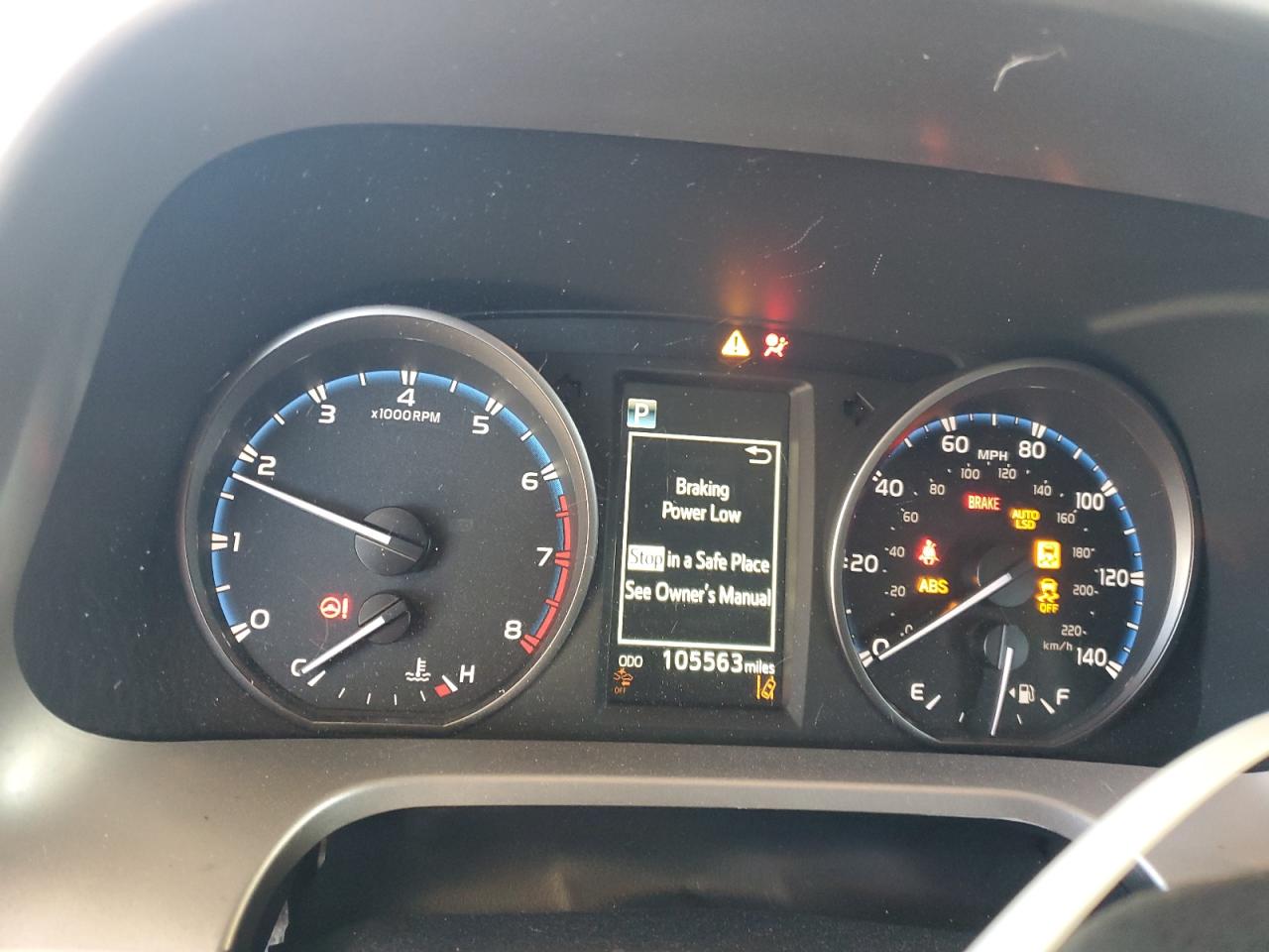 Toyota RAV4 Le Image 6