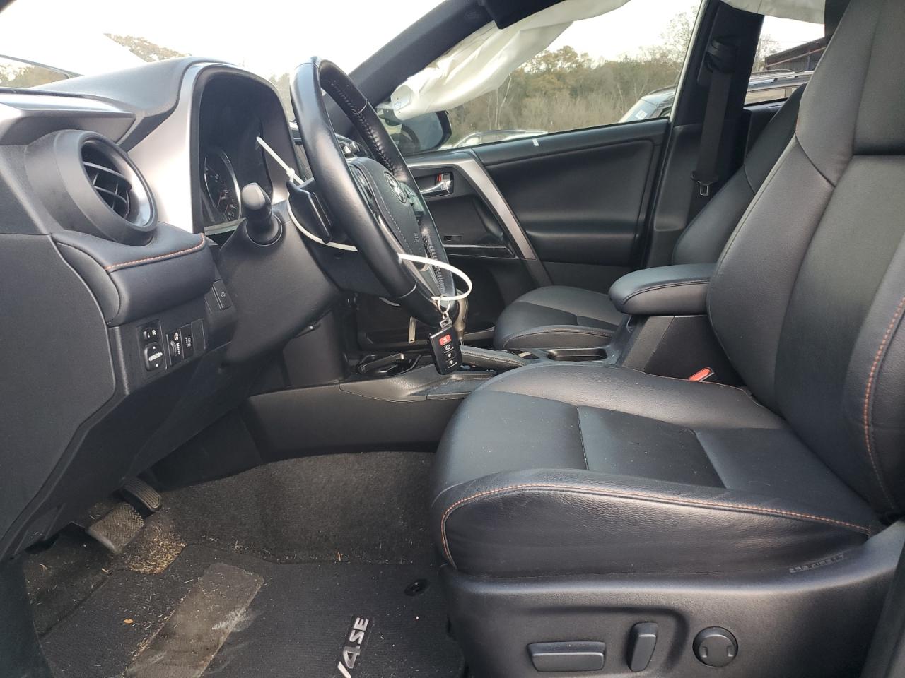 Toyota RAV4 Se Image 5