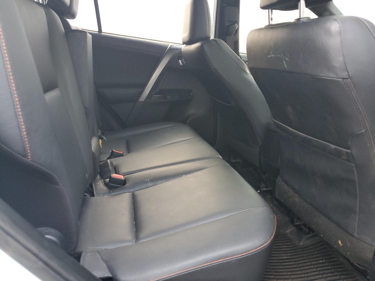 Toyota RAV4 Se Image 9