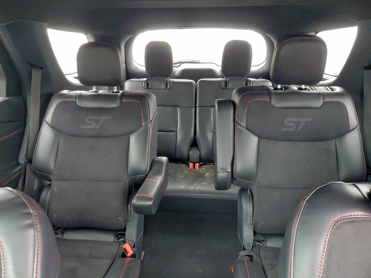 Ford Explorer St Image 11