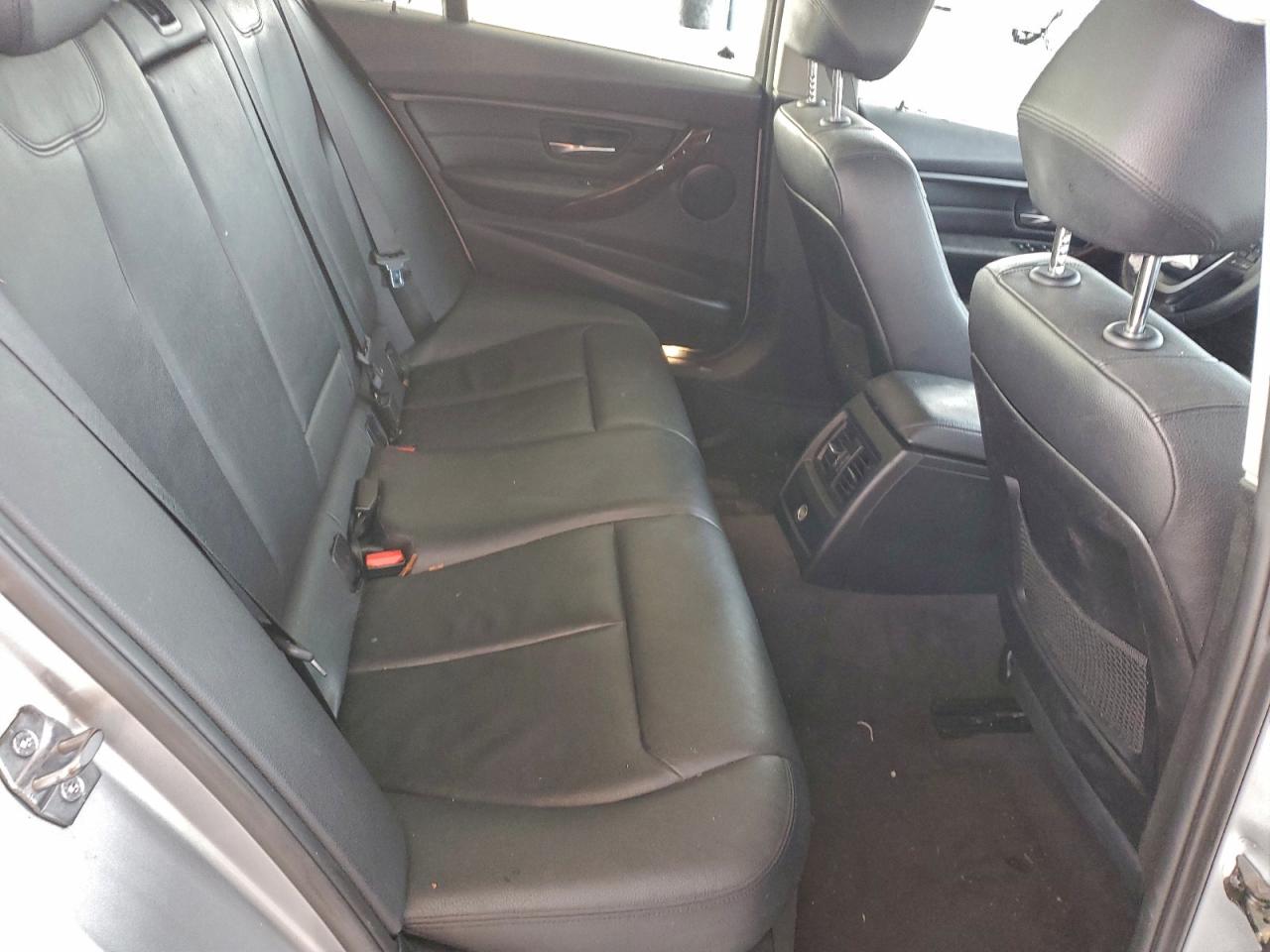 BMW 3 Series I Image 11