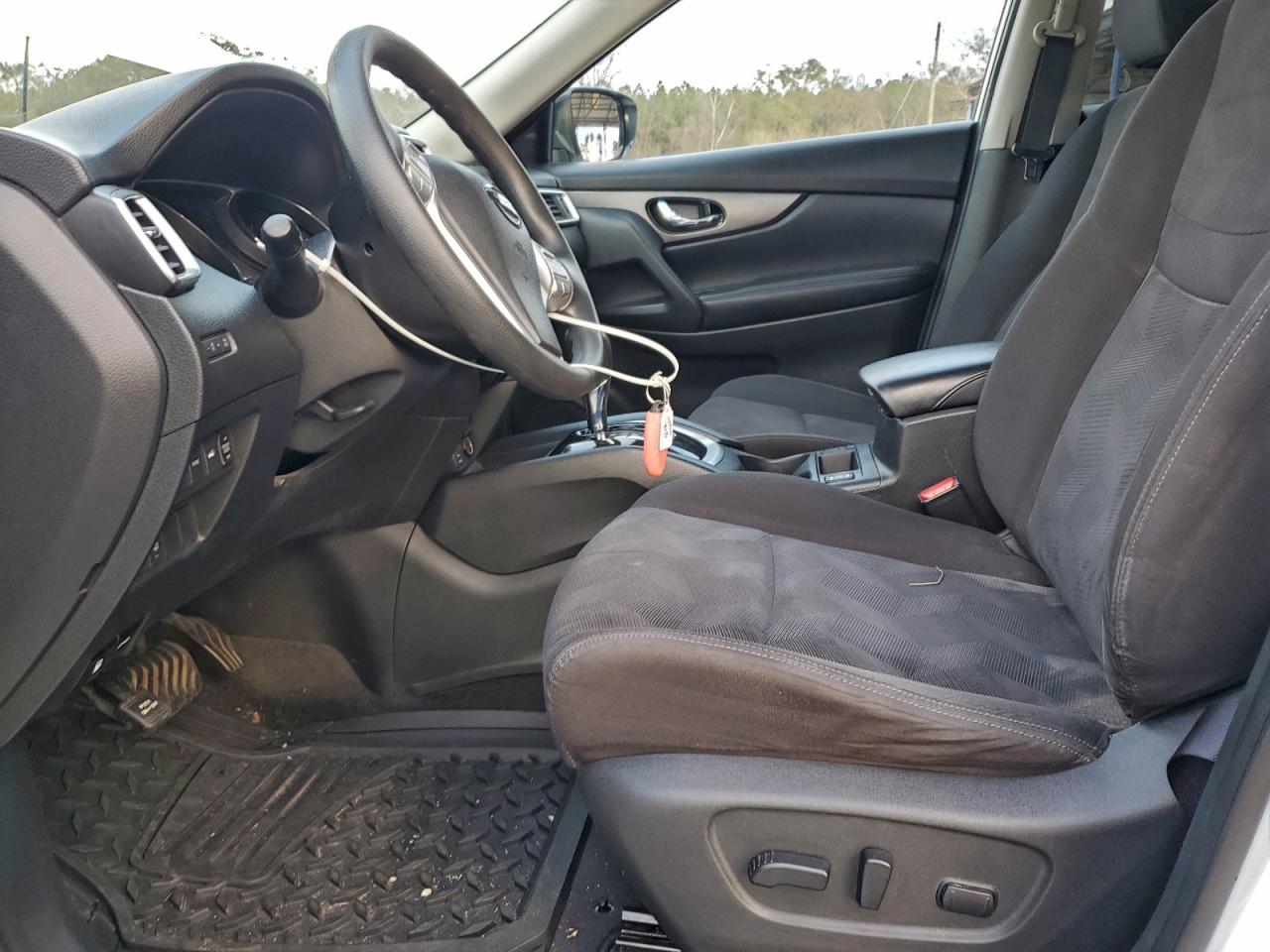 Nissan Rogue S Image 9