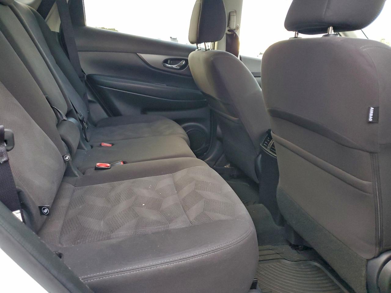 Nissan Rogue S Image 10