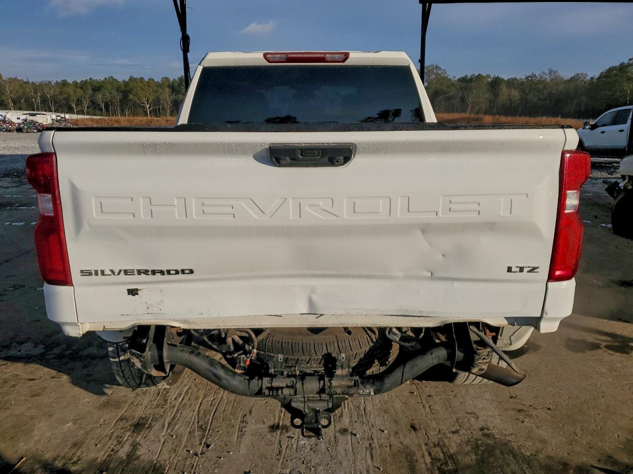 Chevrolet Silverado C1500 Ltz Image 3