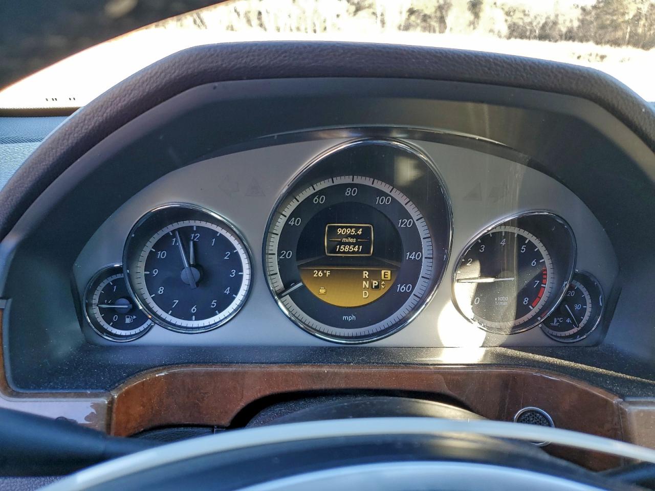 Mercedes-Benz E-Class 350 Image 9