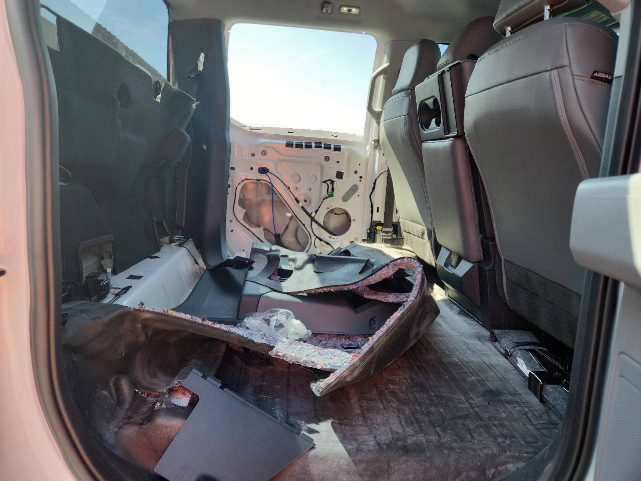 Ford F-150 Supercrew Image 11