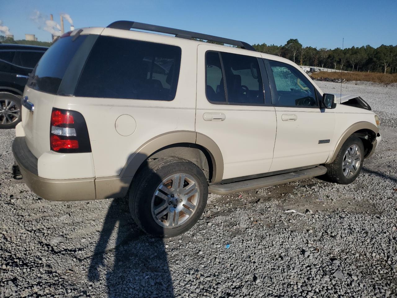 Ford Explorer Eddie Bauer Image 11