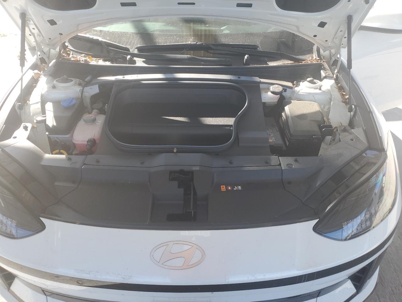 Hyundai Ioniq Se Image 9