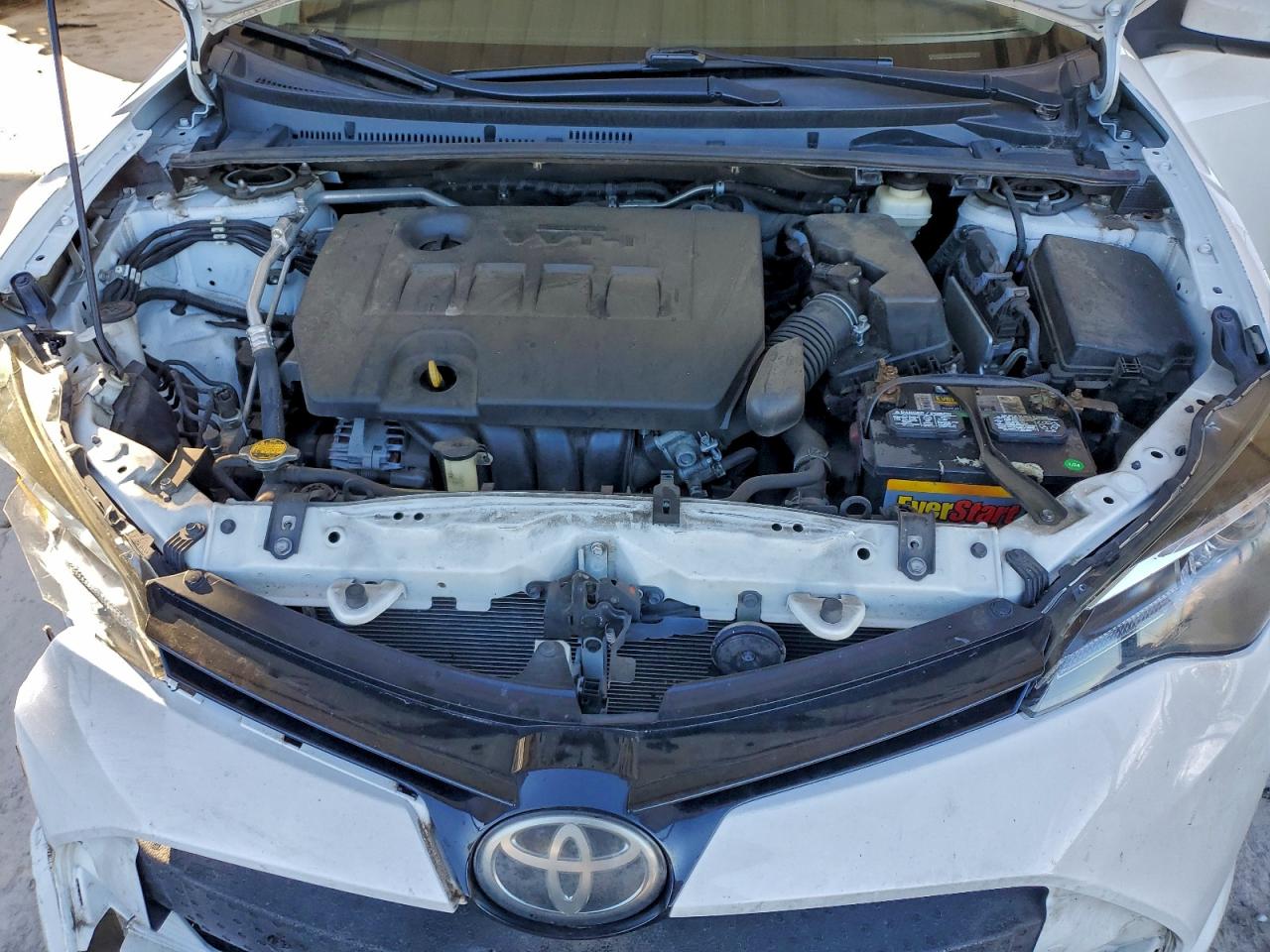 Toyota Corolla L Image 2