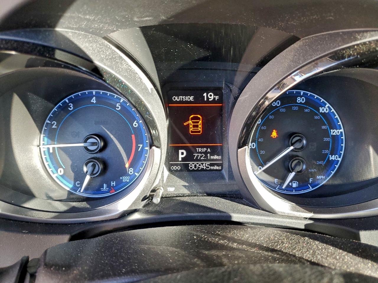 Toyota Corolla L Image 8