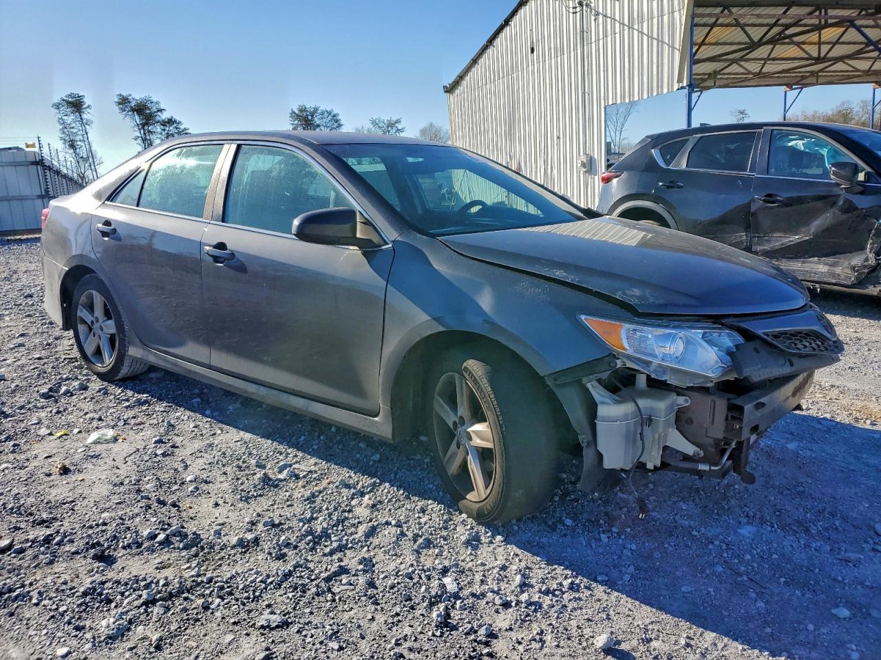 Toyota Camry Base Image 6