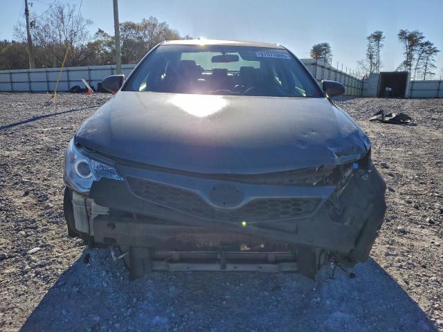 Toyota Camry Base Image 12