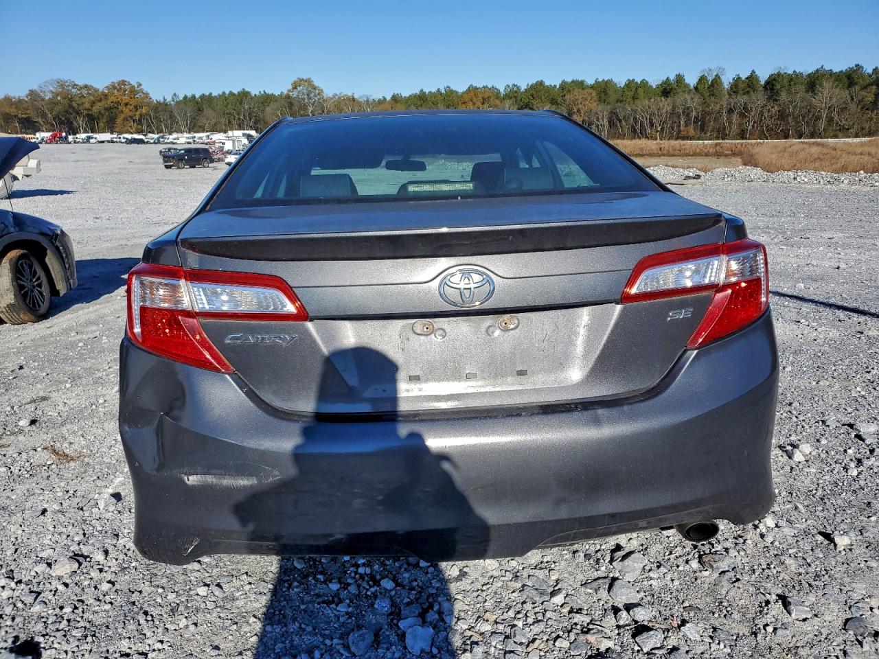 Toyota Camry Base Image 9