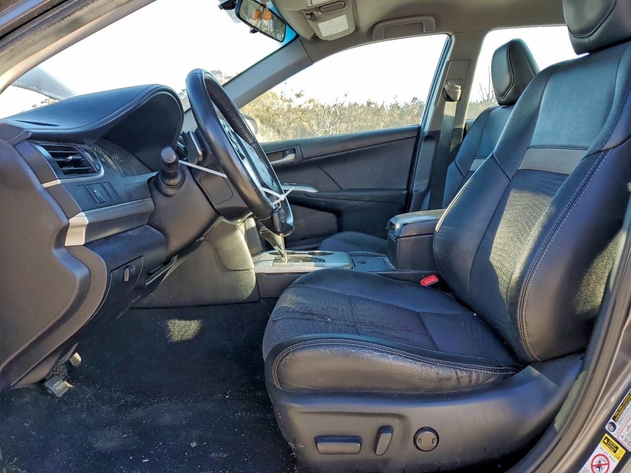 Toyota Camry Base Image 5