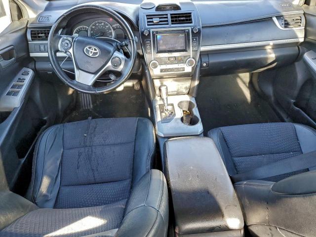 Toyota Camry Base Image 2