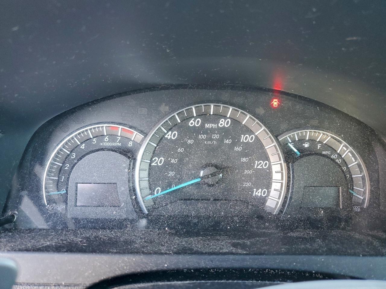 Toyota Camry Base Image 7