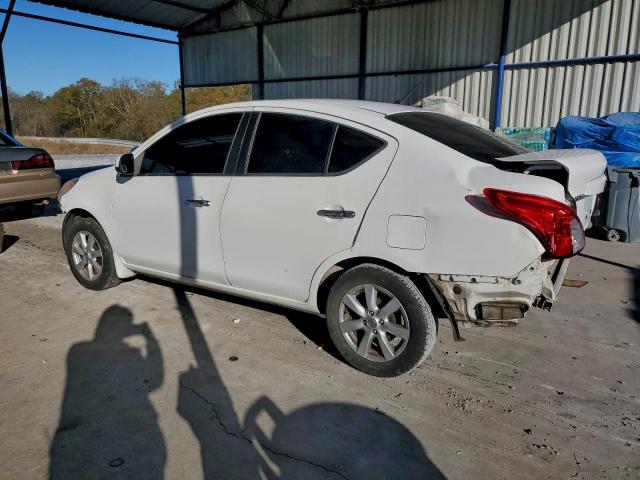 Nissan Versa S Image 4
