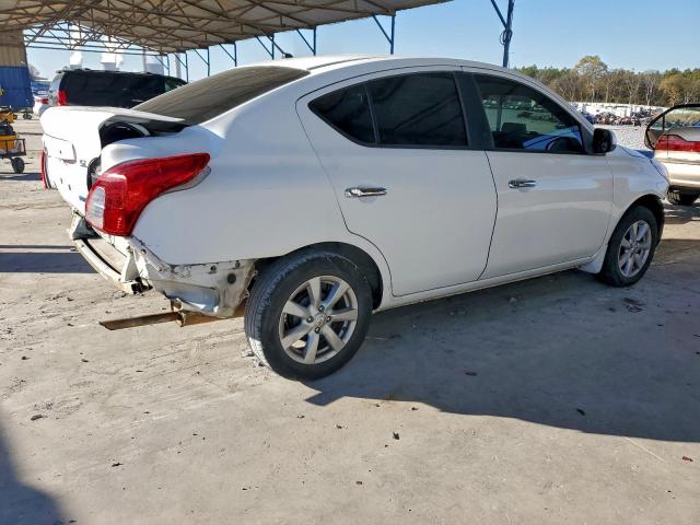 Nissan Versa S Image 5