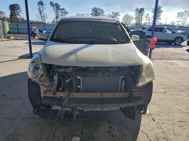 Nissan Versa S Image 8