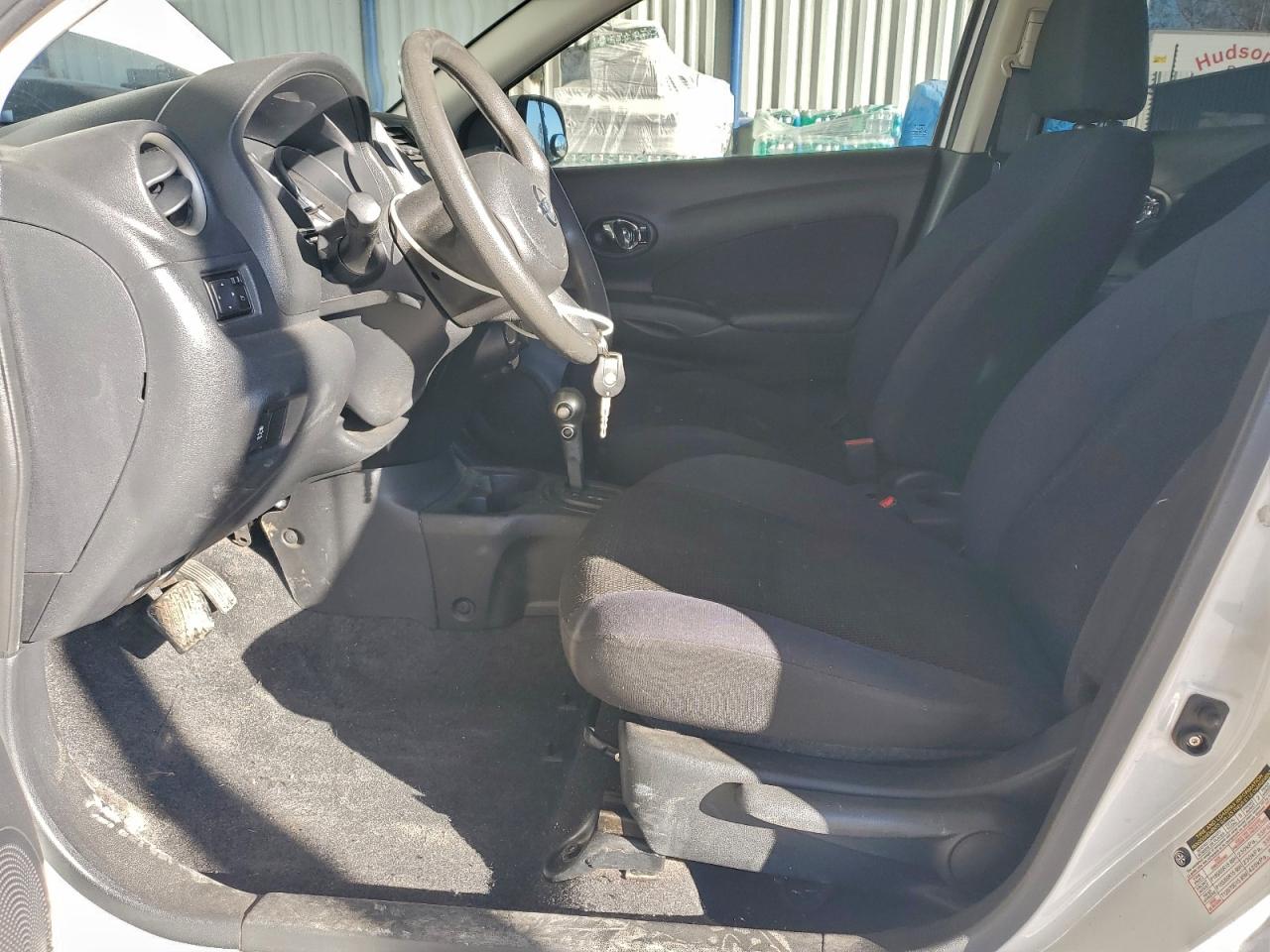 Nissan Versa S Image 3