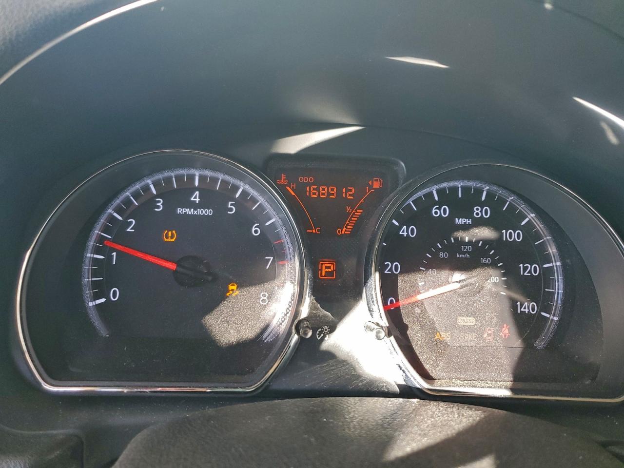 Nissan Versa S Image 9