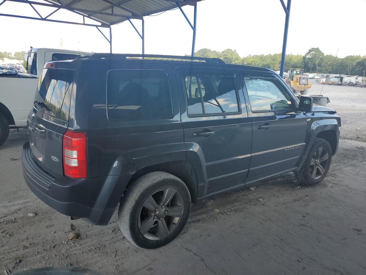 Jeep Patriot Latitude Image 2