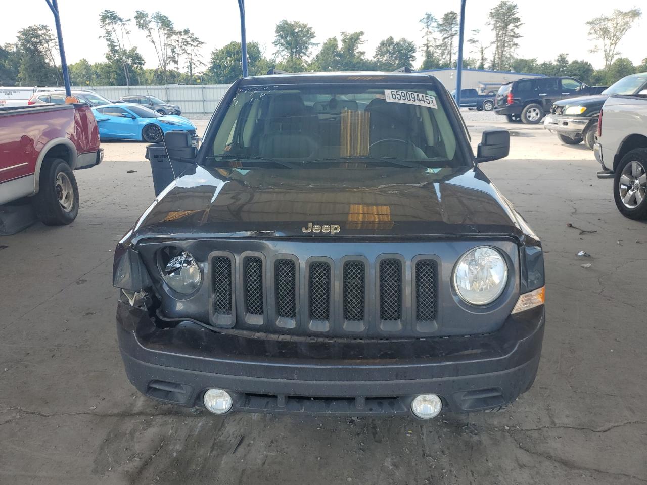 Jeep Patriot Latitude Image 12
