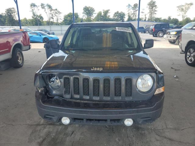 Jeep Patriot Latitude Image 12