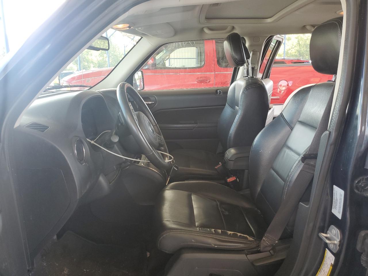 Jeep Patriot Latitude Image 9