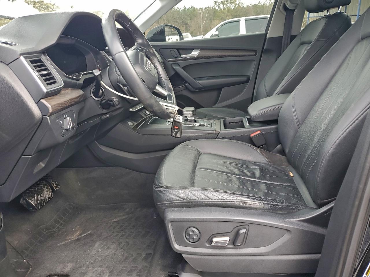 Audi Q5 Premium Plus Image 10