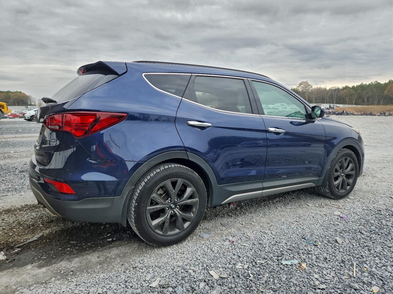 Hyundai SANTA FE Image 8