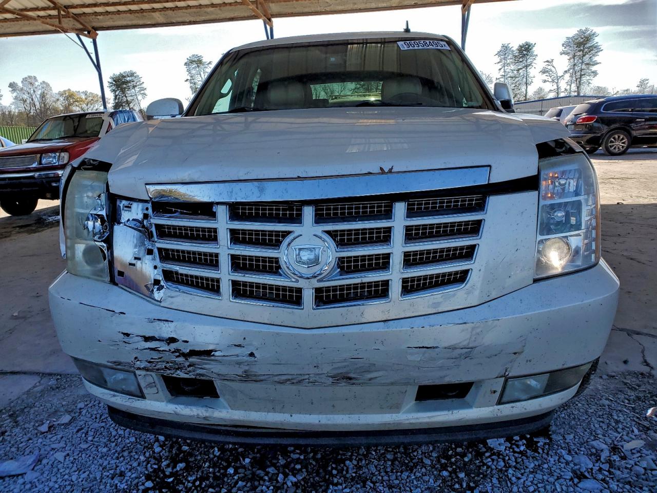 Cadillac Escalade Luxury Image 3