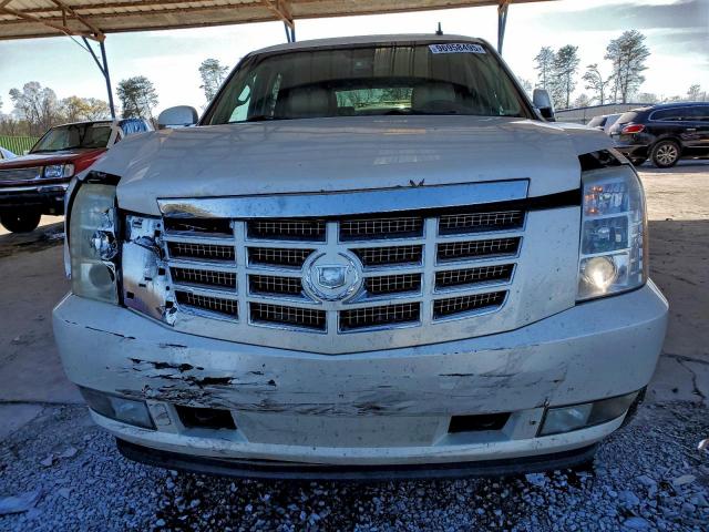 Cadillac Escalade Luxury Image 3