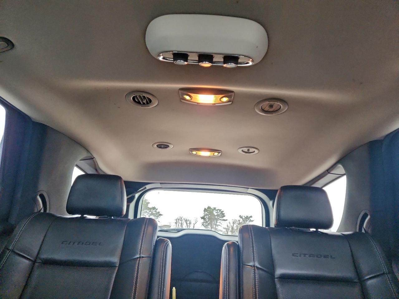 Dodge Durango Citadel Image 12