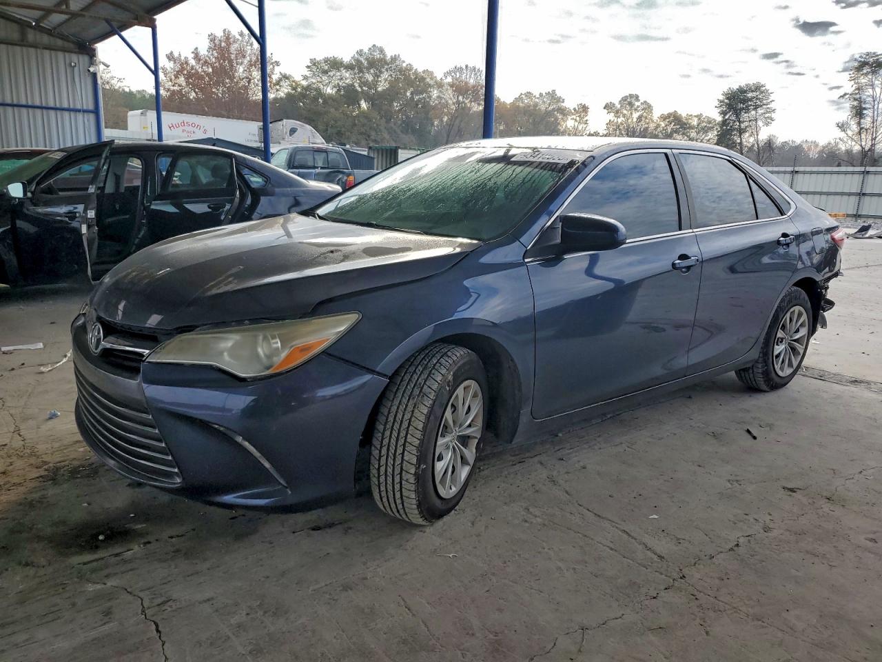 Toyota Camry Le Image 1