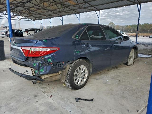 Toyota Camry Le Image 11