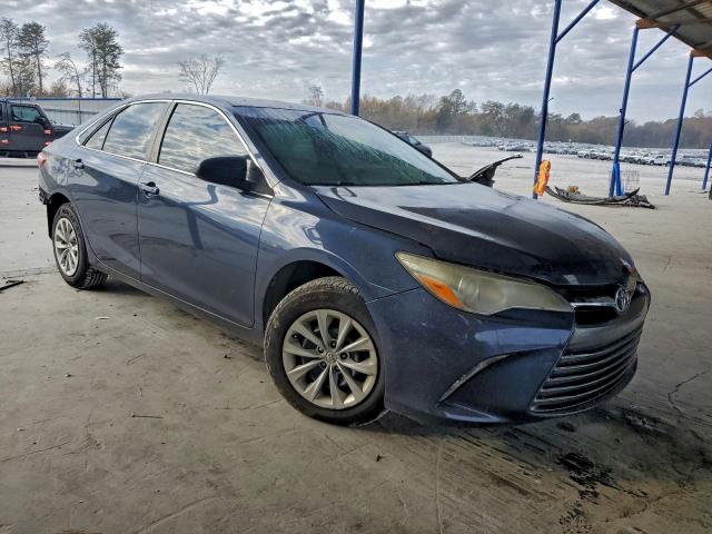 Toyota Camry Le Image 12