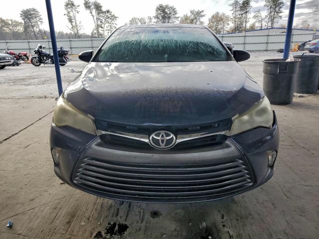 Toyota Camry Le Image 2