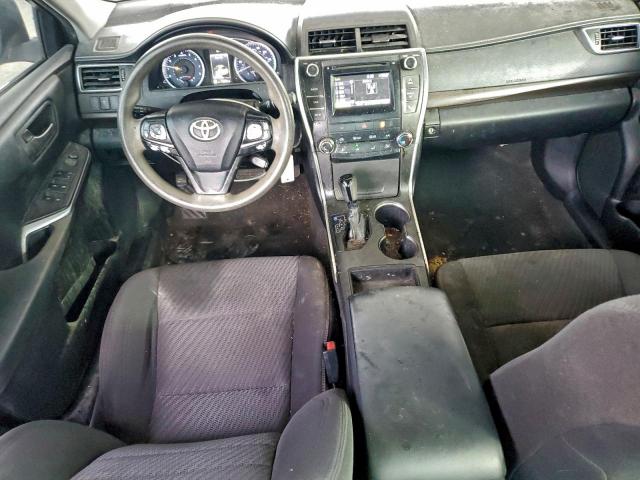 Toyota Camry Le Image 9